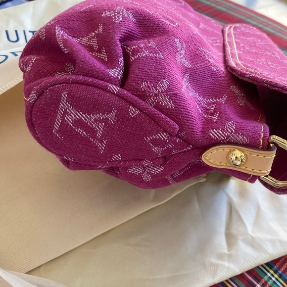 Louis Vuitton Fuchsia NEW PLEATY bag - Picture 6 of 9